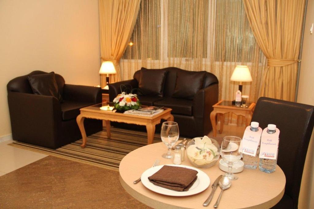 Royal Hotel Apartment Kalba Værelse billede